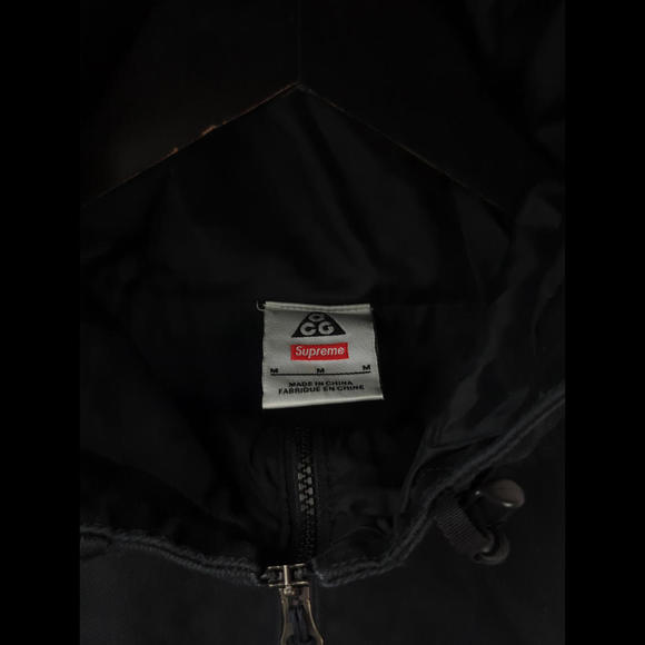 [SOLD] NWT SUPREME x NIKE ACG Men's Sz M Black Denim Pullover DO7198-010 AW22 - Picture 5 of 9